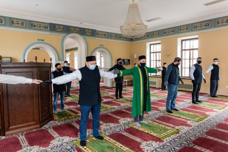 Теперь прийти на молитву в мечеть можно с 5 июня 2020 года, соблюдая правила карантина